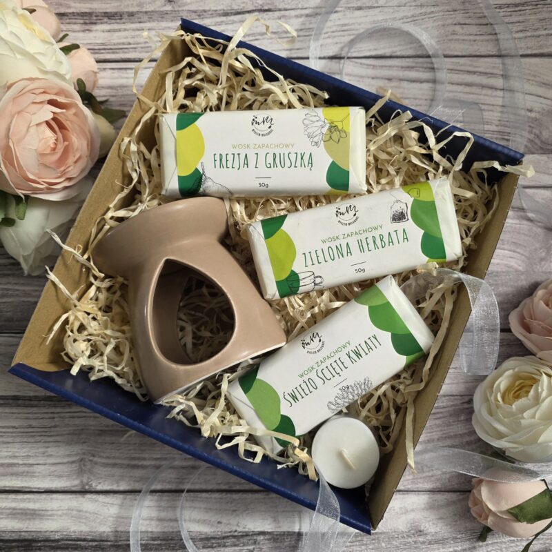 Zestaw Dzień Babci "Zielony Ogród" - kominek zapachowy i trzy woski zapachowe